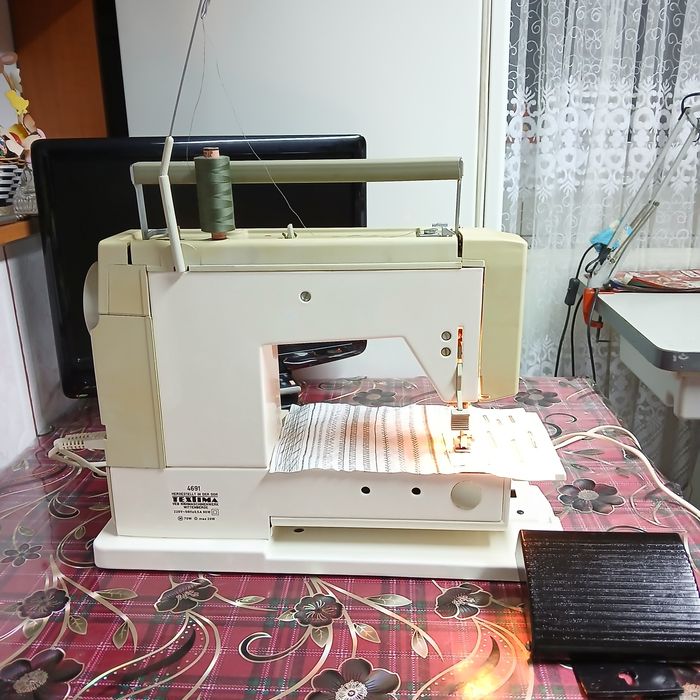 Masina de cusut  VERITAS cu graifar industrial si multiple operatii