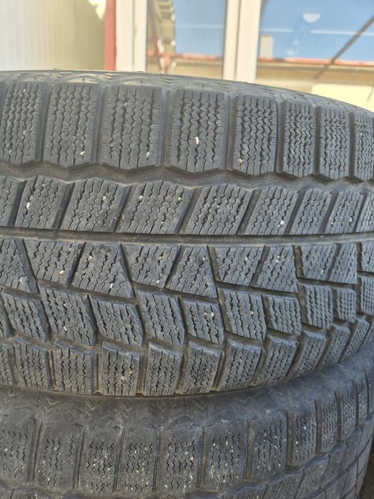 215/55R17 Maxxis