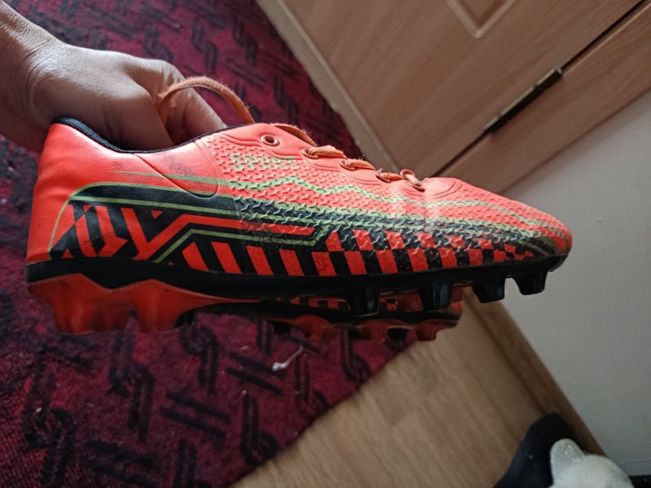 Sarikaroshka futbol uchun krasofka