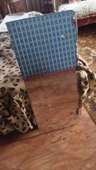 Зеркало настенное