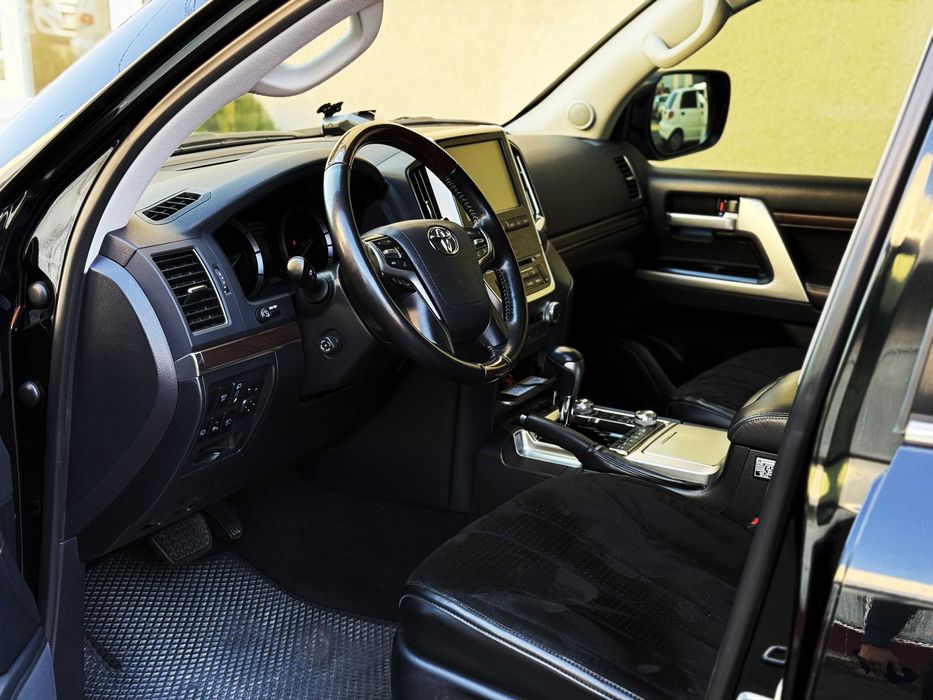 продается Toyota Land Cruiser 200 SFX 95 срочно! SOTILADI!