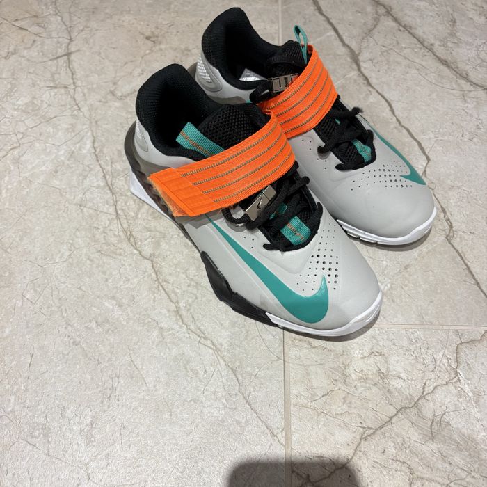 Маратонки  nike 37.5