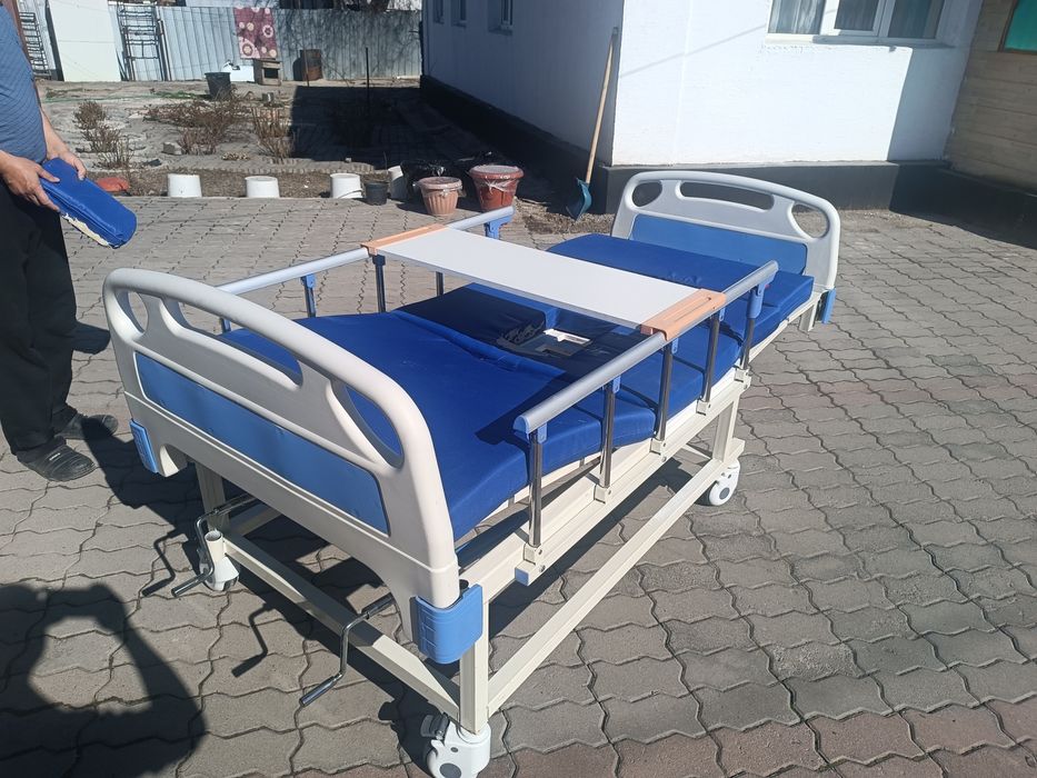 Медицинская кровать