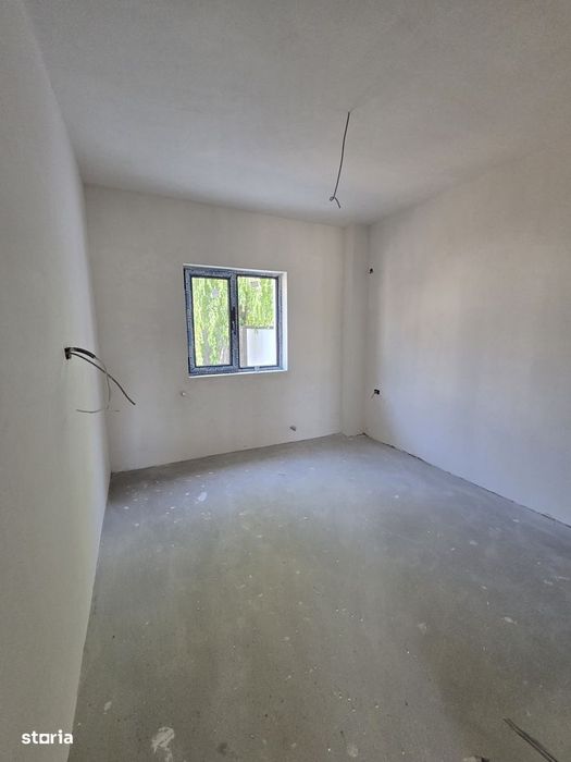 Vila duplex 5 camere-Teren 250 mp-Bragadiru Plevnei