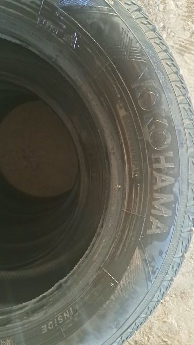Продам шины зимные Yokohama