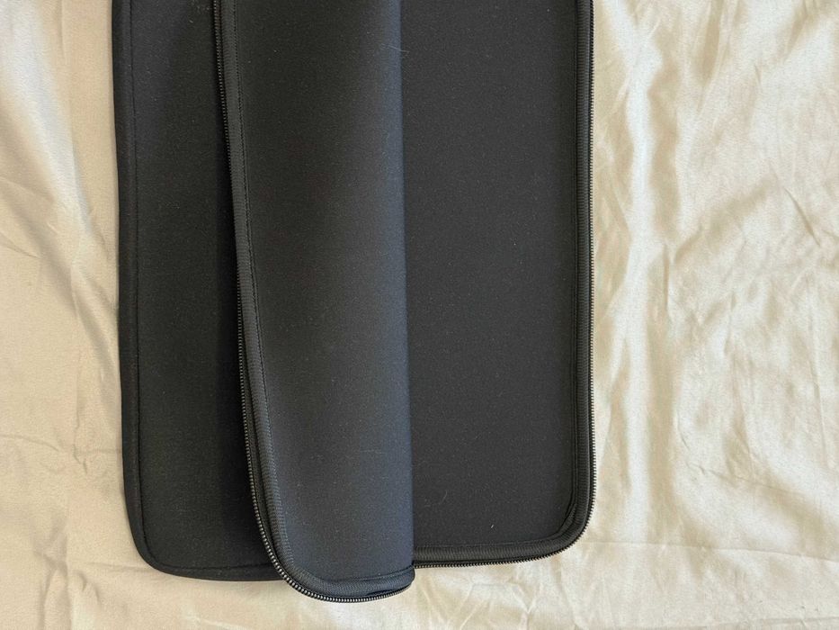 Нов черен калъф за лаптоп размер: 34 cm X 26 cm