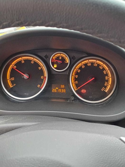 Opel corsa 1,3 diesel 2013