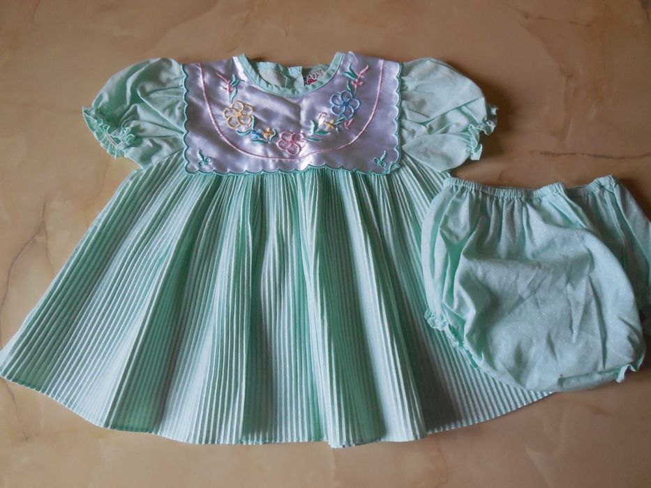 Lot 6 hainute pentru bebe fetita de 6 - 9 luni