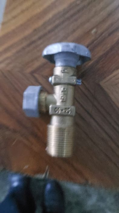 Кран для кислородного баллона