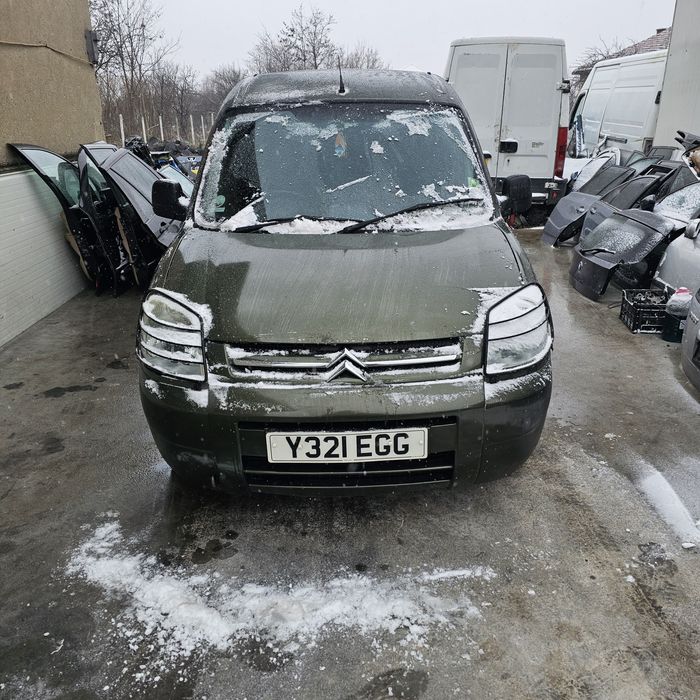 Citroën Berlingo 1.4 90k.s бензин. 2006г
На части само.