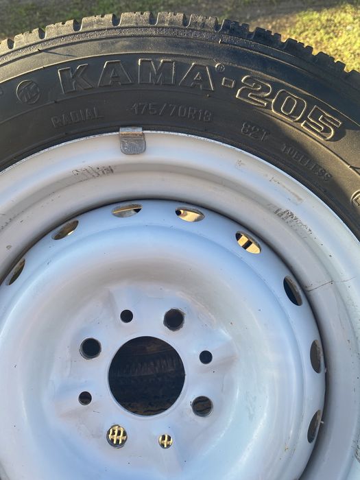 Шины с дисками две штуки