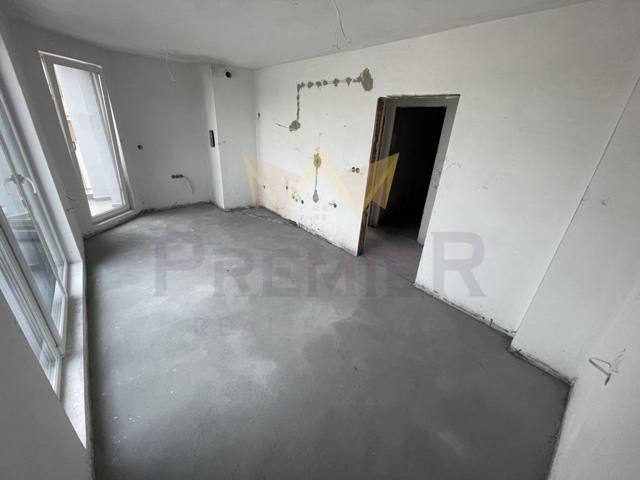 Продава се Тристаен апартамент в Бургас, Възраждане - 95 кв.м за 1266 €/кв.м - Снимка #3