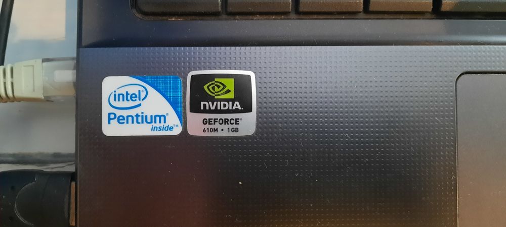 Laptop Asus Intel Pentium , Placa Video