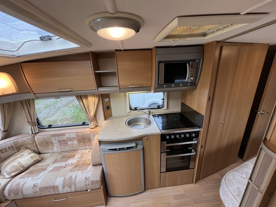 Rulota Swift Coastline 2009 2 zone pat matrimonial Cabina dus Off camp