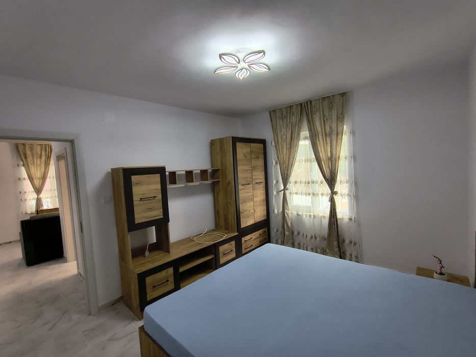 Închiriez garsoniere si apartamente