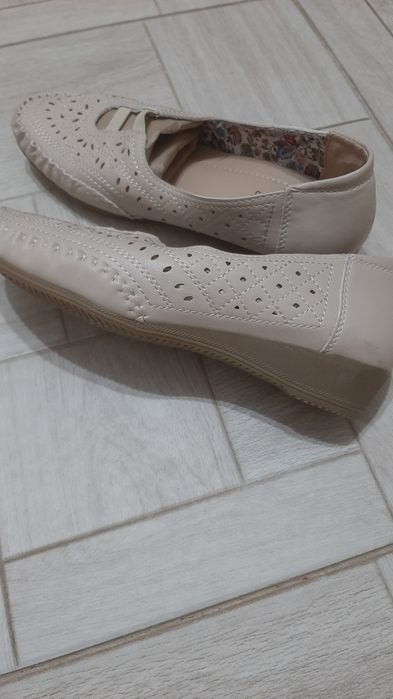 Продам туфли женские