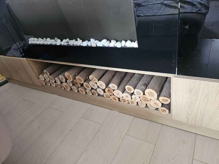 Mobila + semineu electric