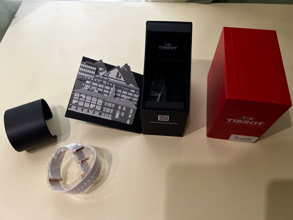 Лимитирана серия часовник Tissot Rose Gold & Pearl с 3 каишки