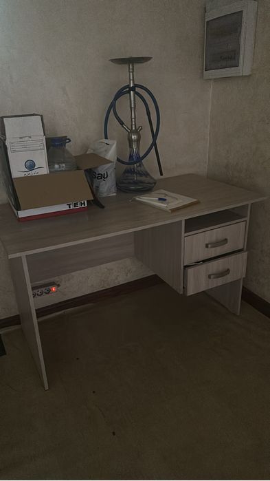 Письменный стол срочно продам