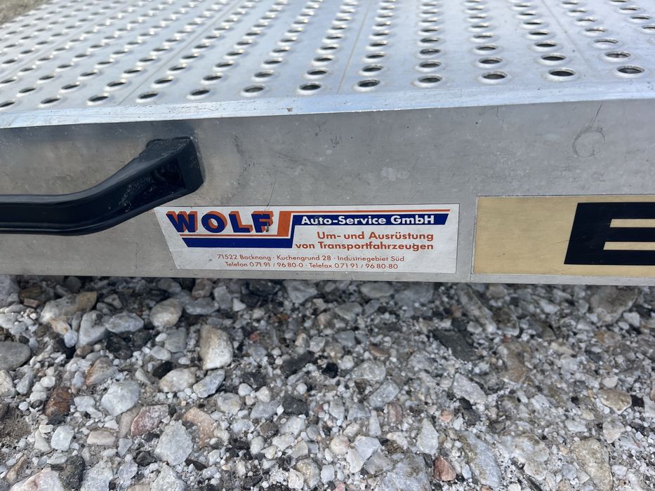 Товарна рампа за бус