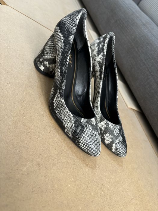 Туфли жақсы жағдайда. 36 размер.                    Тт.