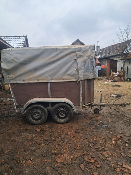 De vânzare remorca de un cal