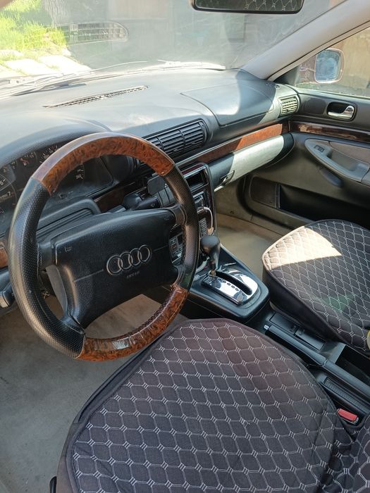 Ауди А4 автомат.