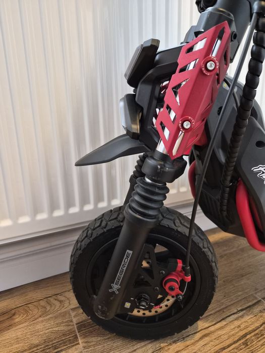 Trotineta electrica Segway ZT3 PRO