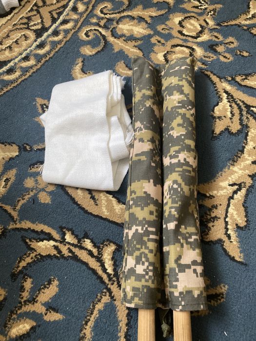 Флажки и кашне военный