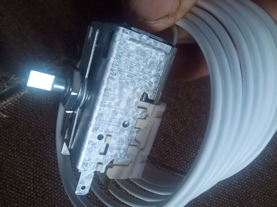 продаем термостат для холодильников К57 новый