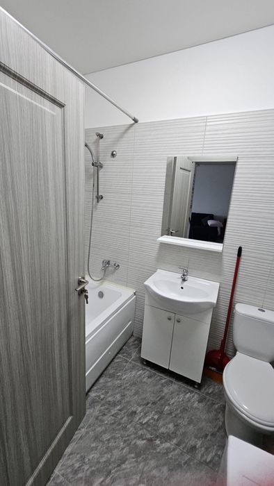 Inchiriez apartament 2 camere Pollux Residence