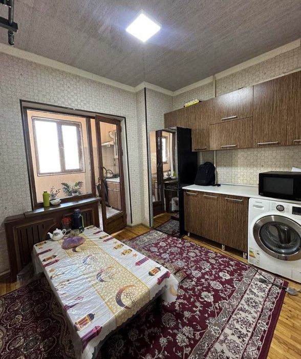 Код 885   Продается 4/4/5 ком квартира куйлюк массив 5 не торец