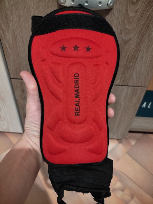 Щитки для футбола