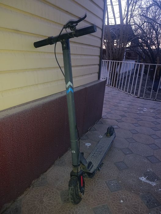 Электросамокат{}