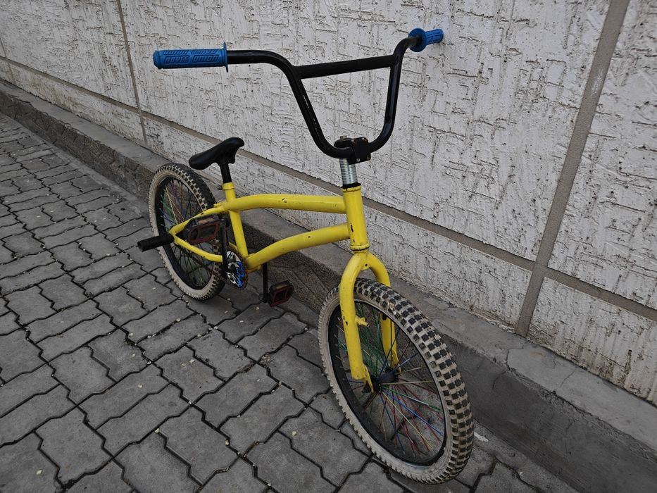 Продам BMX желтый
