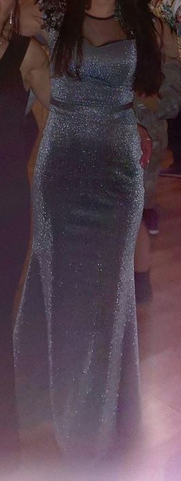 Продавам офециалана рокля размер S