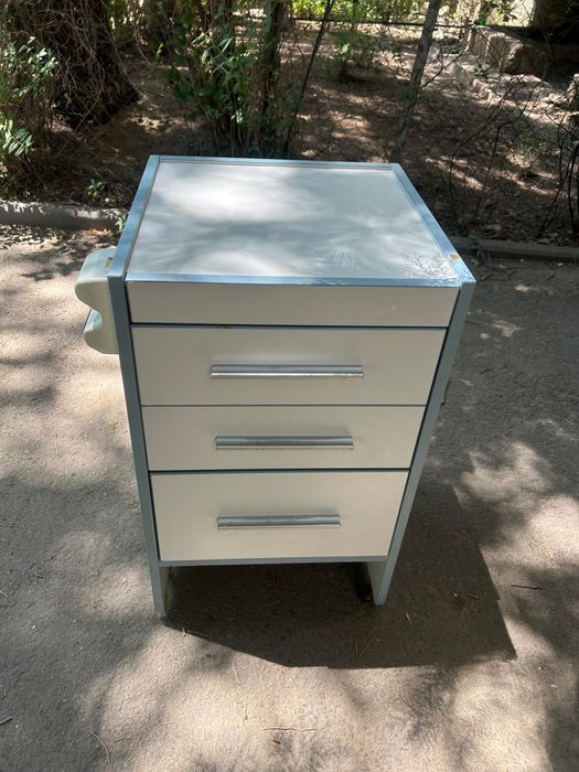 Мебель тумбочка маленькая