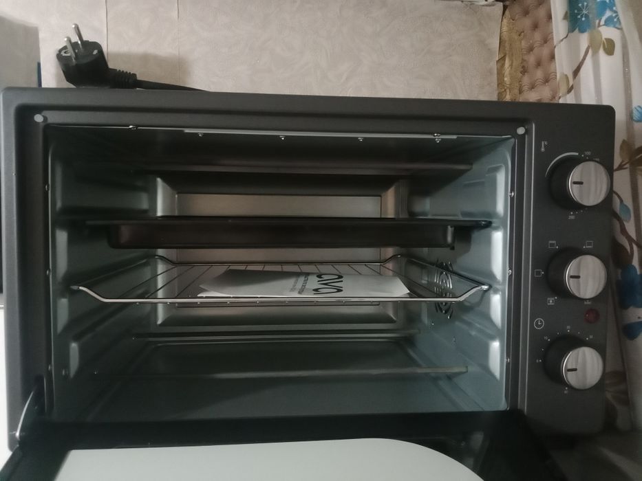 Продам электрическую духовку