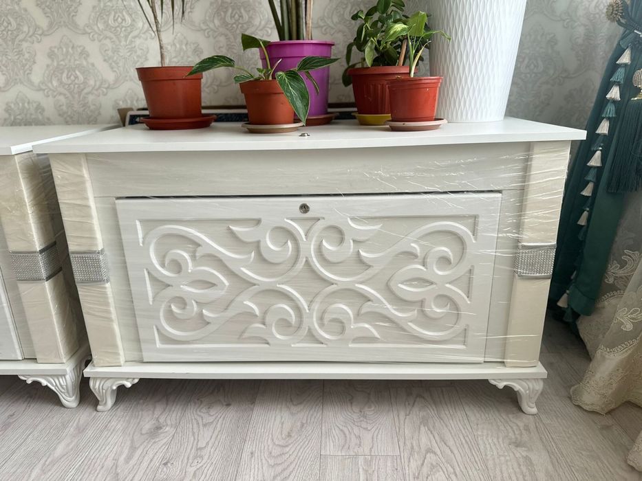 Сандық үлкен және орташа өлшемде Сундук