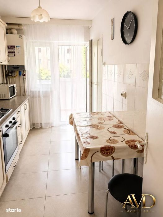 Apartament 3 camere decomandat de închiriat | Tractorul – zona Cerna