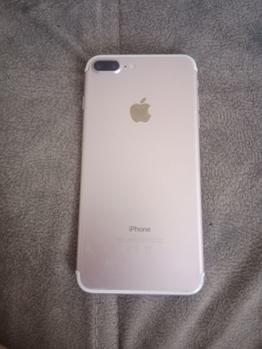 Продам iPhone 7 не включается на запчасти