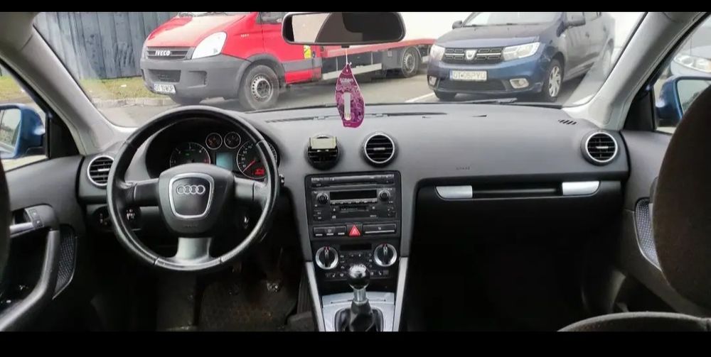Vând Audi A3 2.0 TDI ,un singur ax,6+1 trepte.