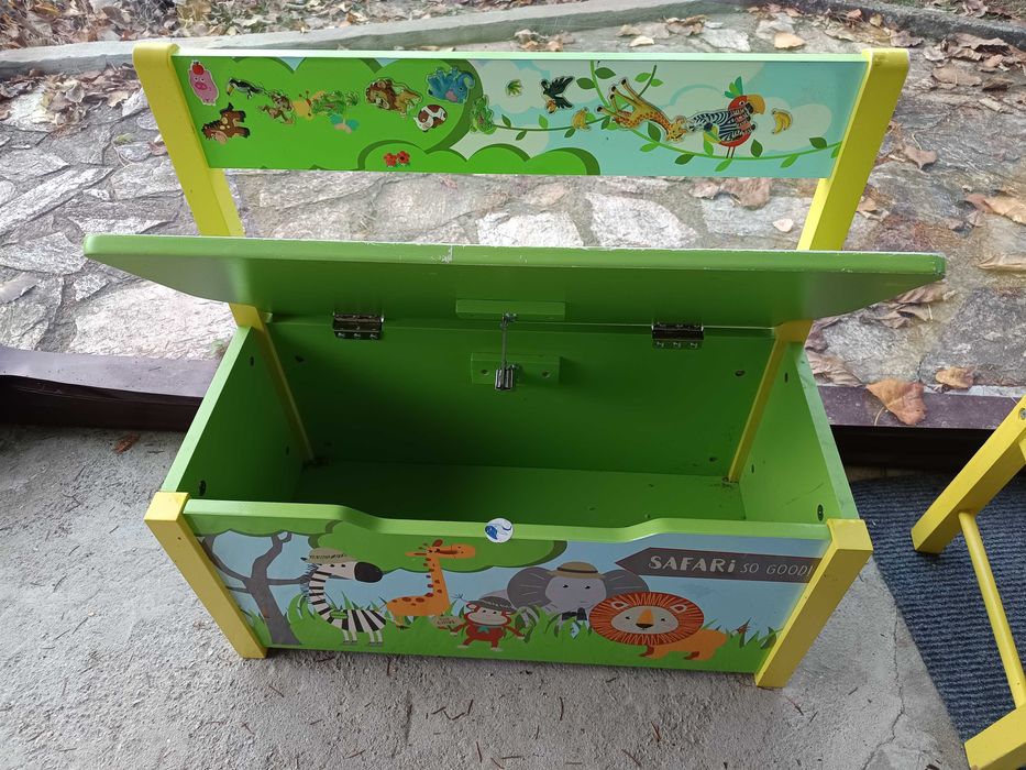 Детска пейка с място за съхранение