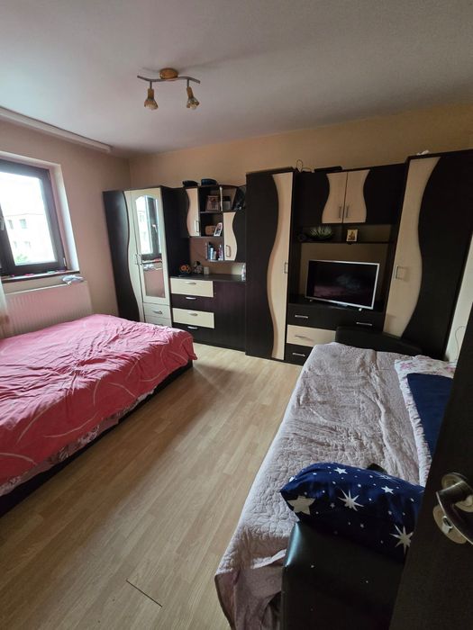 Garsoniera de închiriat sau de vânzare.
