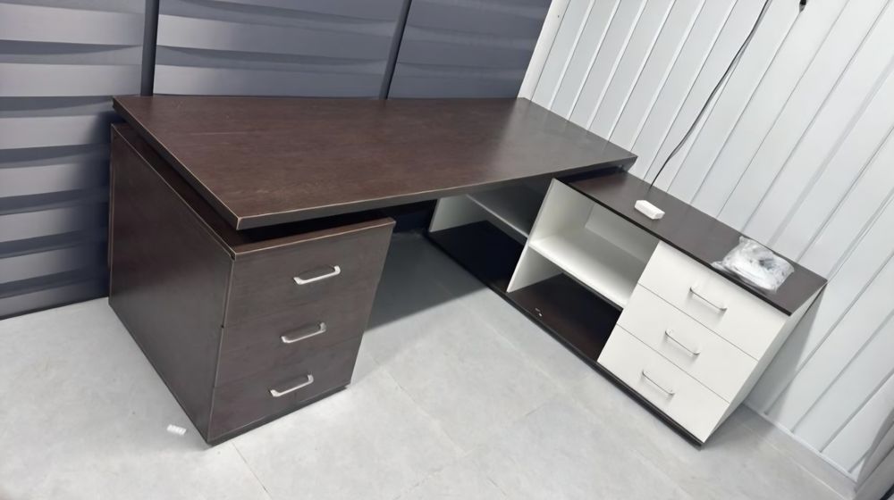 Офисный стол 'креслосыз