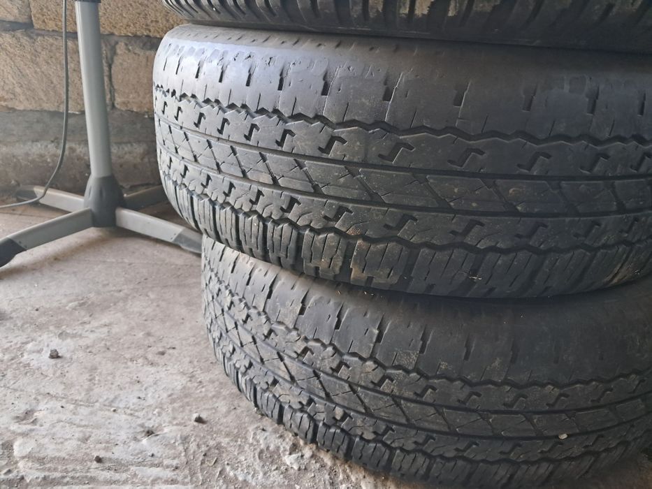 Продам шины разных размеров.