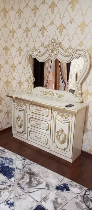 Yotoqxona mexmonxona uchun mebellar komplekt srochne sotiladi idealne.