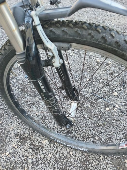 Vând bicicleta 300 lei este perfect funcțională adusa din olanda nu trimit prin curier