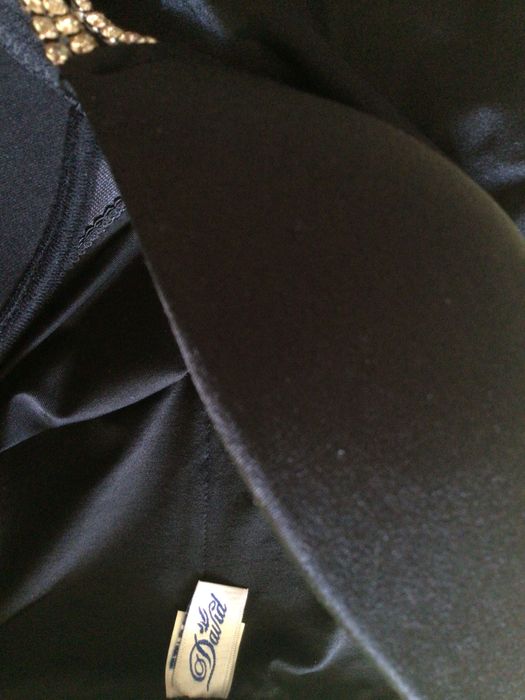 Дамски бански костюм от една част. Тип бандо.