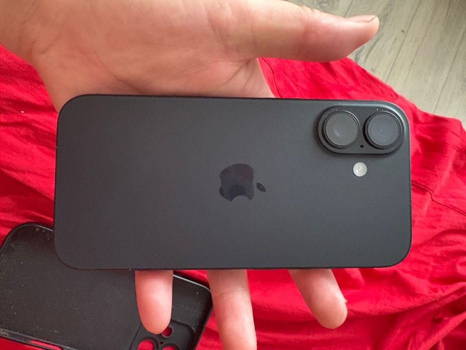 Продам айфон 16 без минусов